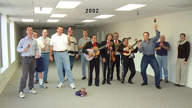 Elon Musk e a equipe SpaceX 2002